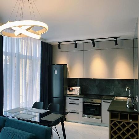 Sunny Apartment 5 Odesa Exterior photo