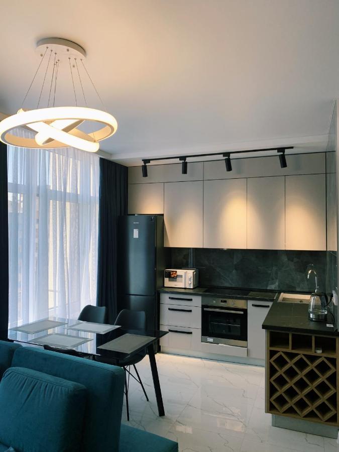 Sunny Apartment 5 Odesa Exterior photo