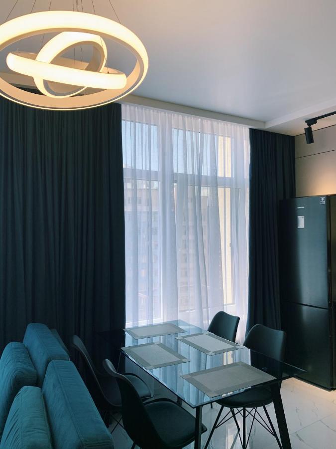 Sunny Apartment 5 Odesa Exterior photo